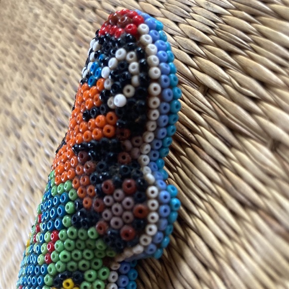 Vintage Folk Art beaded chameleon - Picture 3 of 5